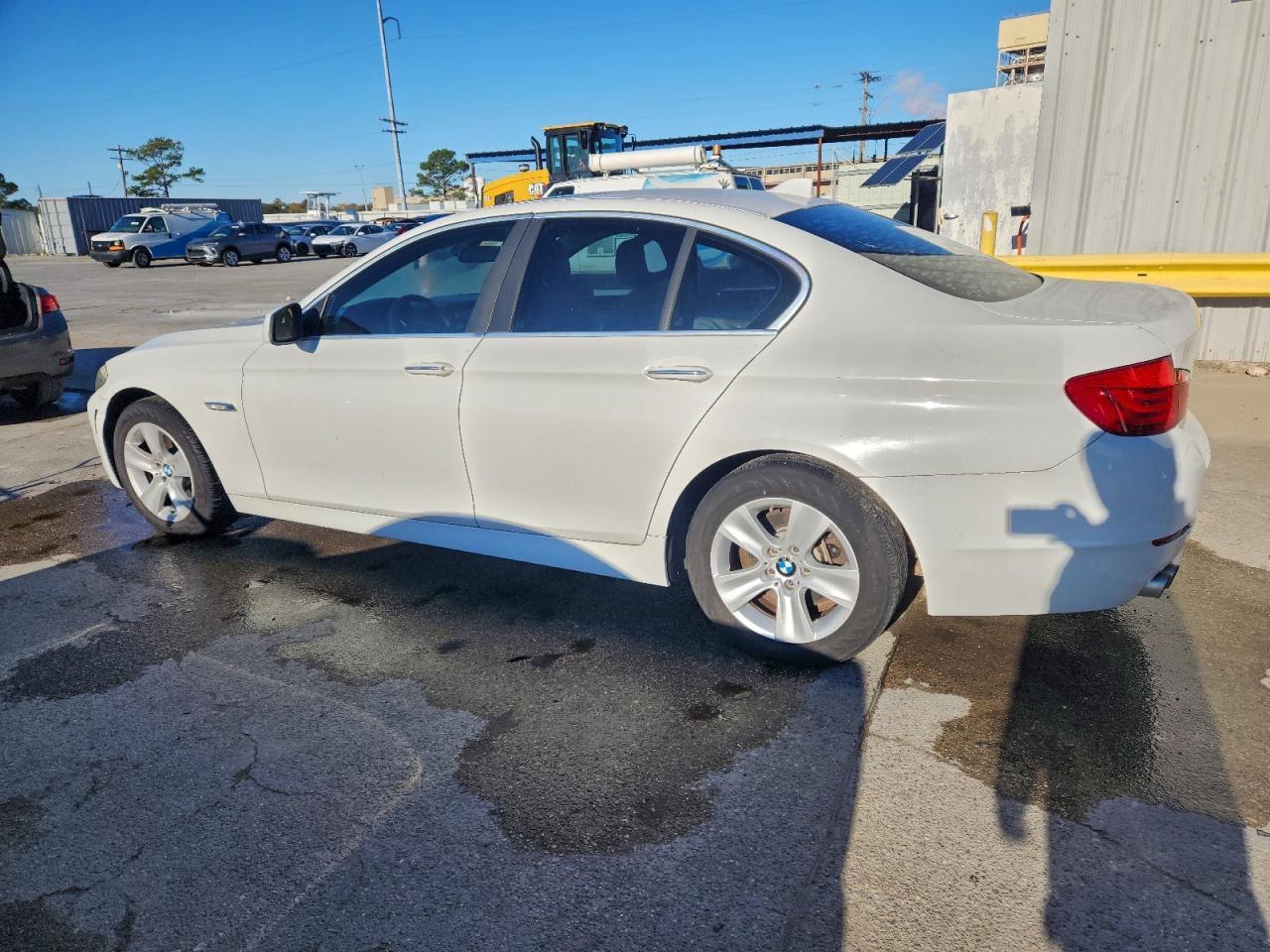 2011 BMW 528 I - Фото 2