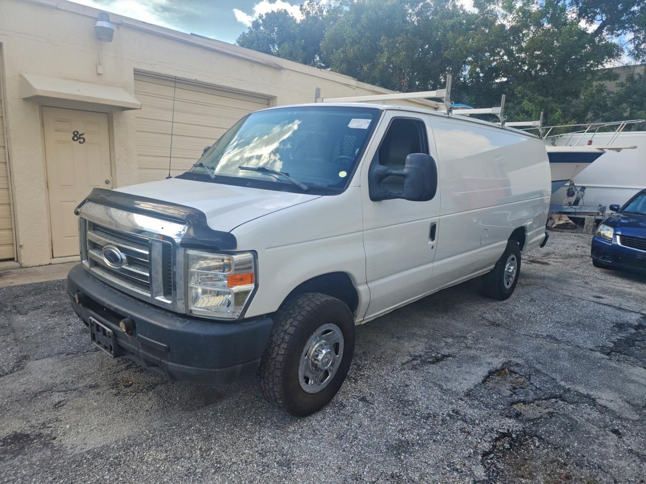 2009 Ford Econoline E350 Super Duty Van - Image 2