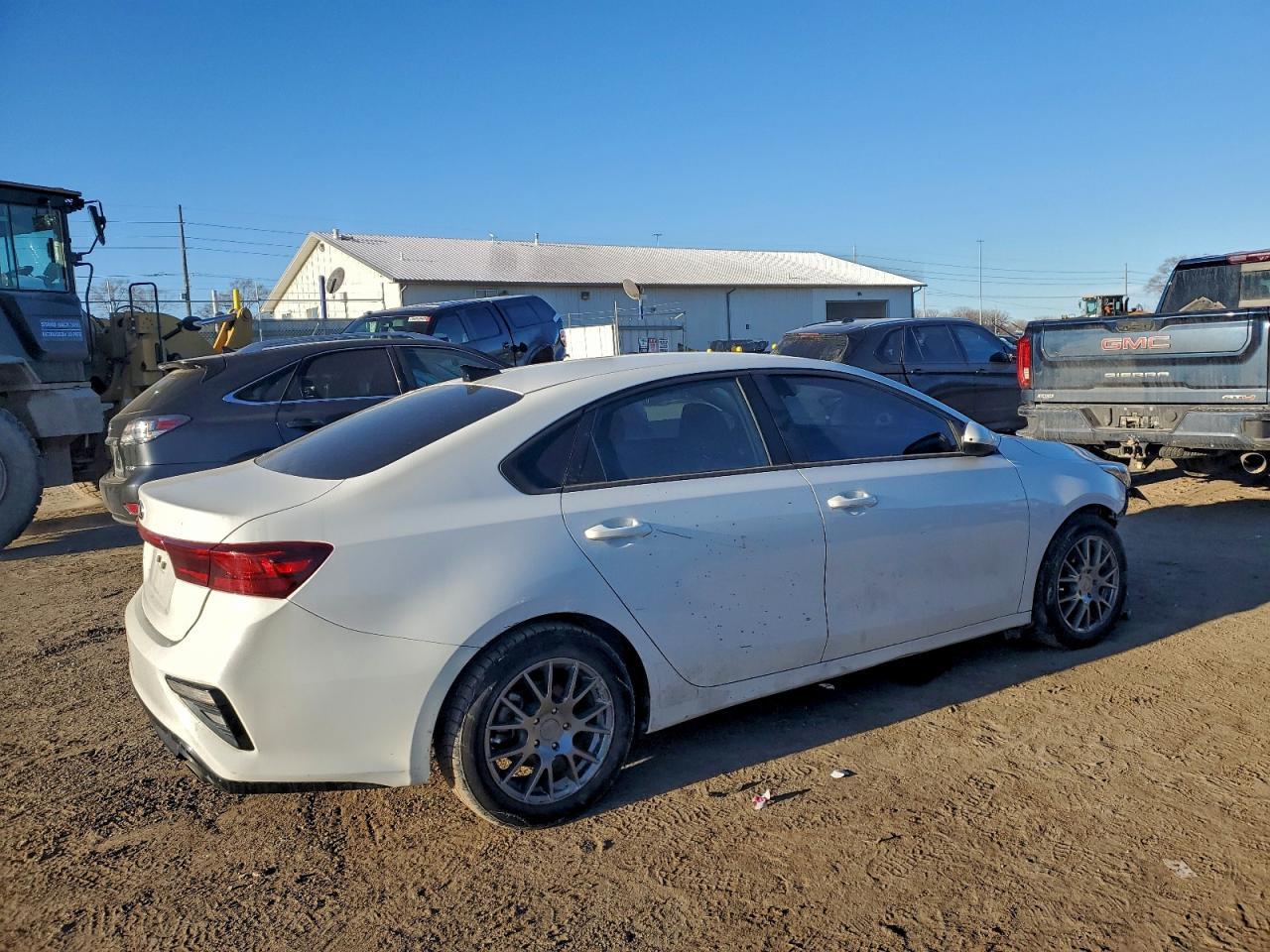 2021 Kia Forte Fe - Фото 3