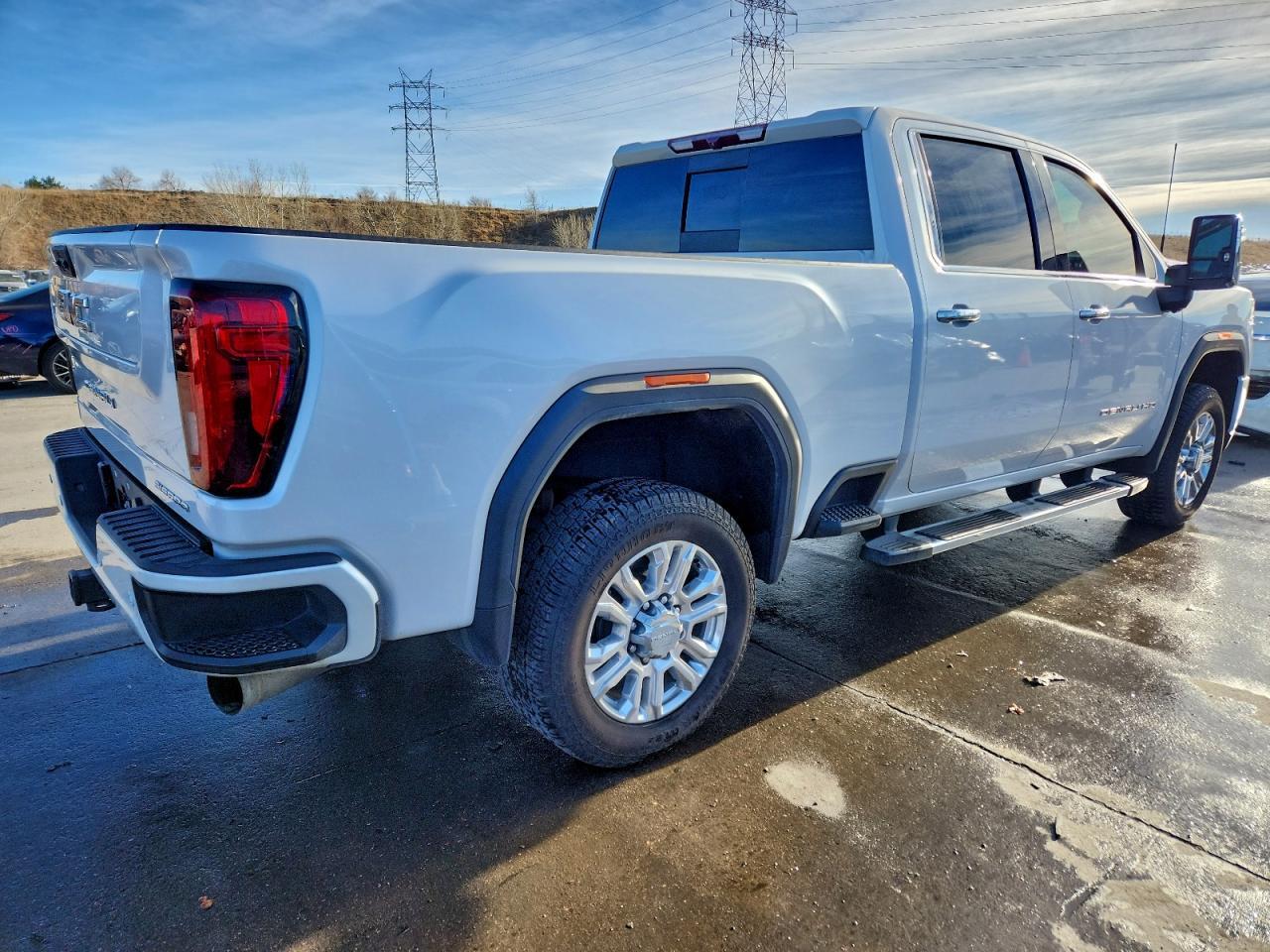 2022 GMC Sierra K2500 Denali - Image 3
