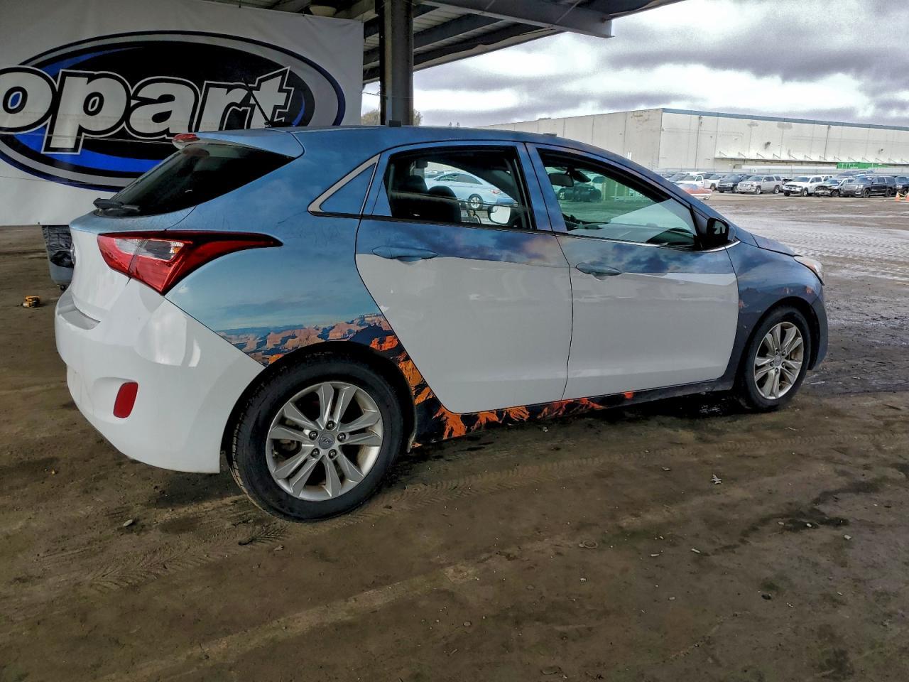 2017 Hyundai Elantra Gt - Image 3