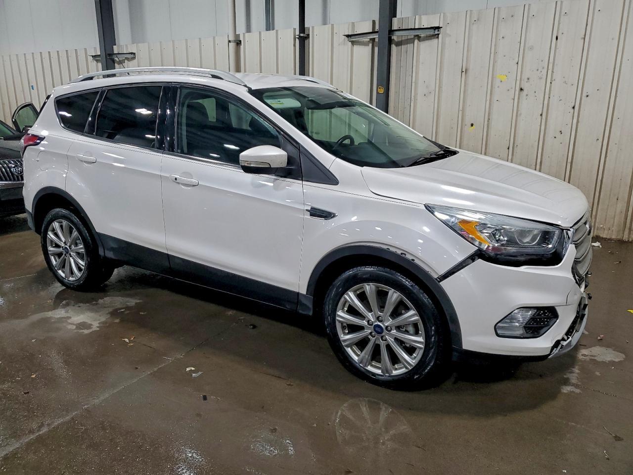 2017 Ford Escape Titanium - Фото 4