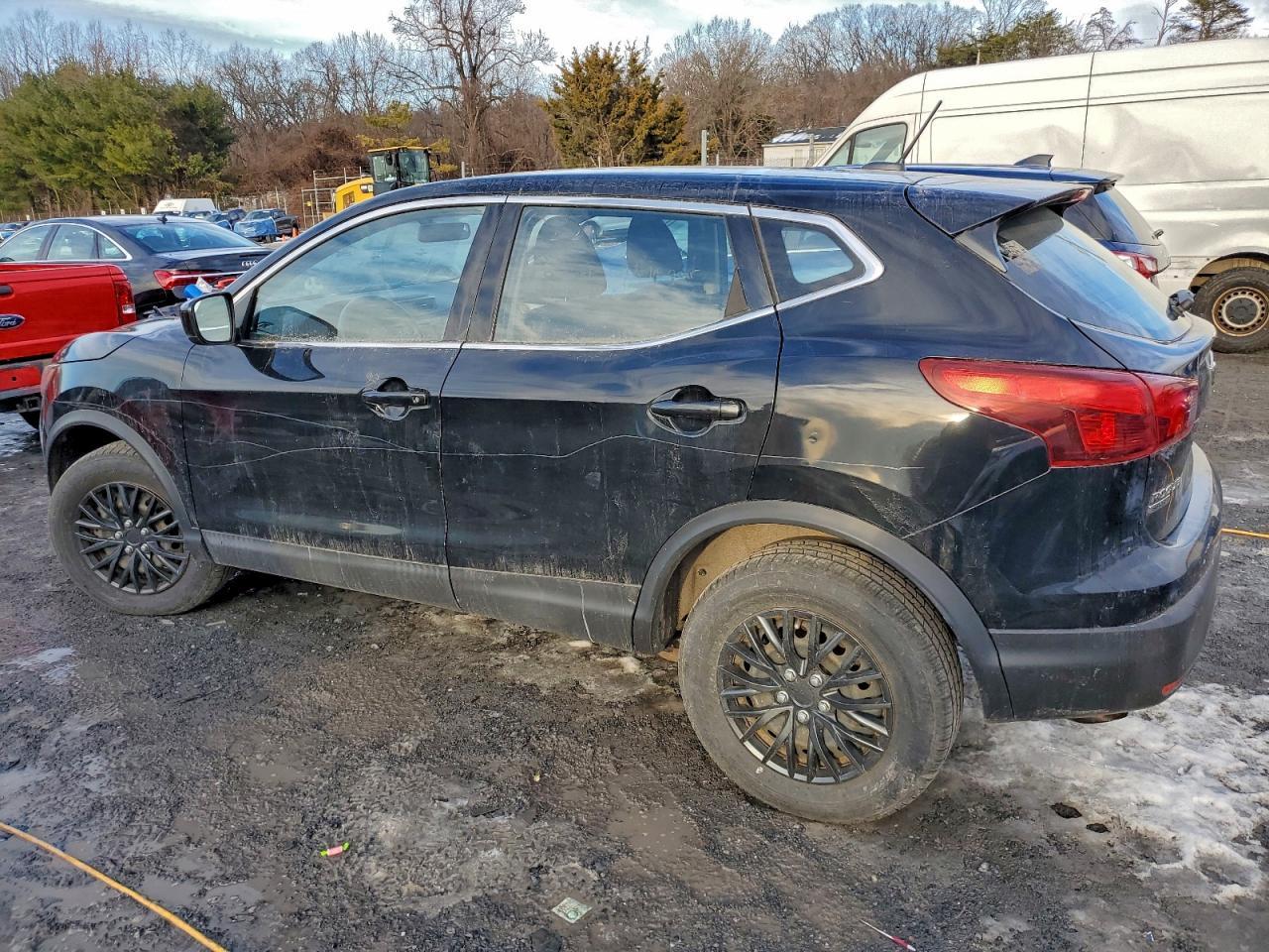 2019 Nissan Rogue Sport S - Фото 2