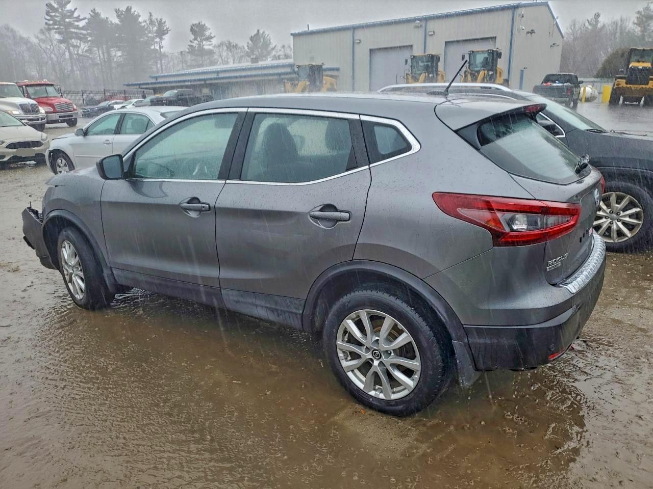 2020 Nissan Rogue Sport S - Image 2