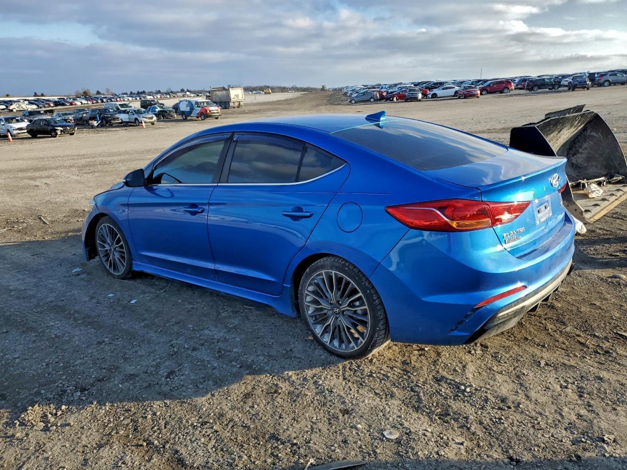 2017 Hyundai Elantra Sport - Фото 2