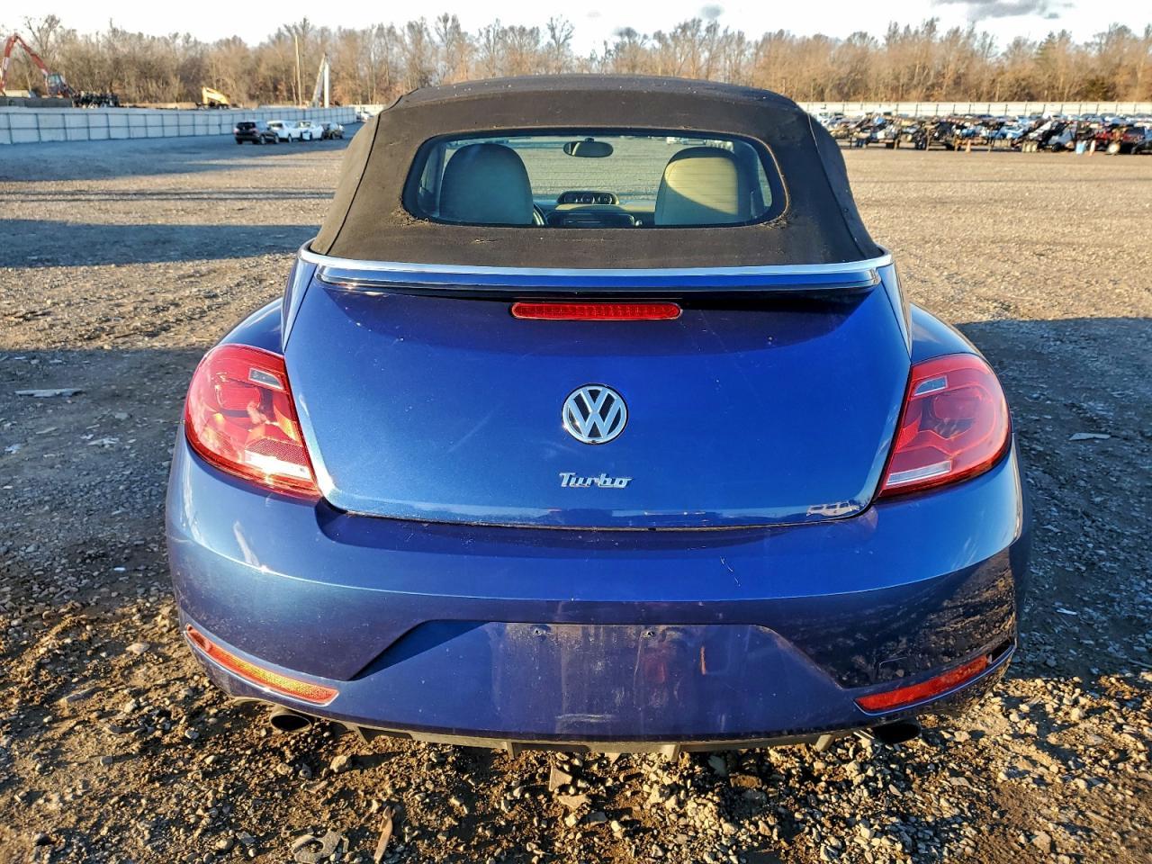 2013 Volkswagen Beetle Turbo - Фото 6