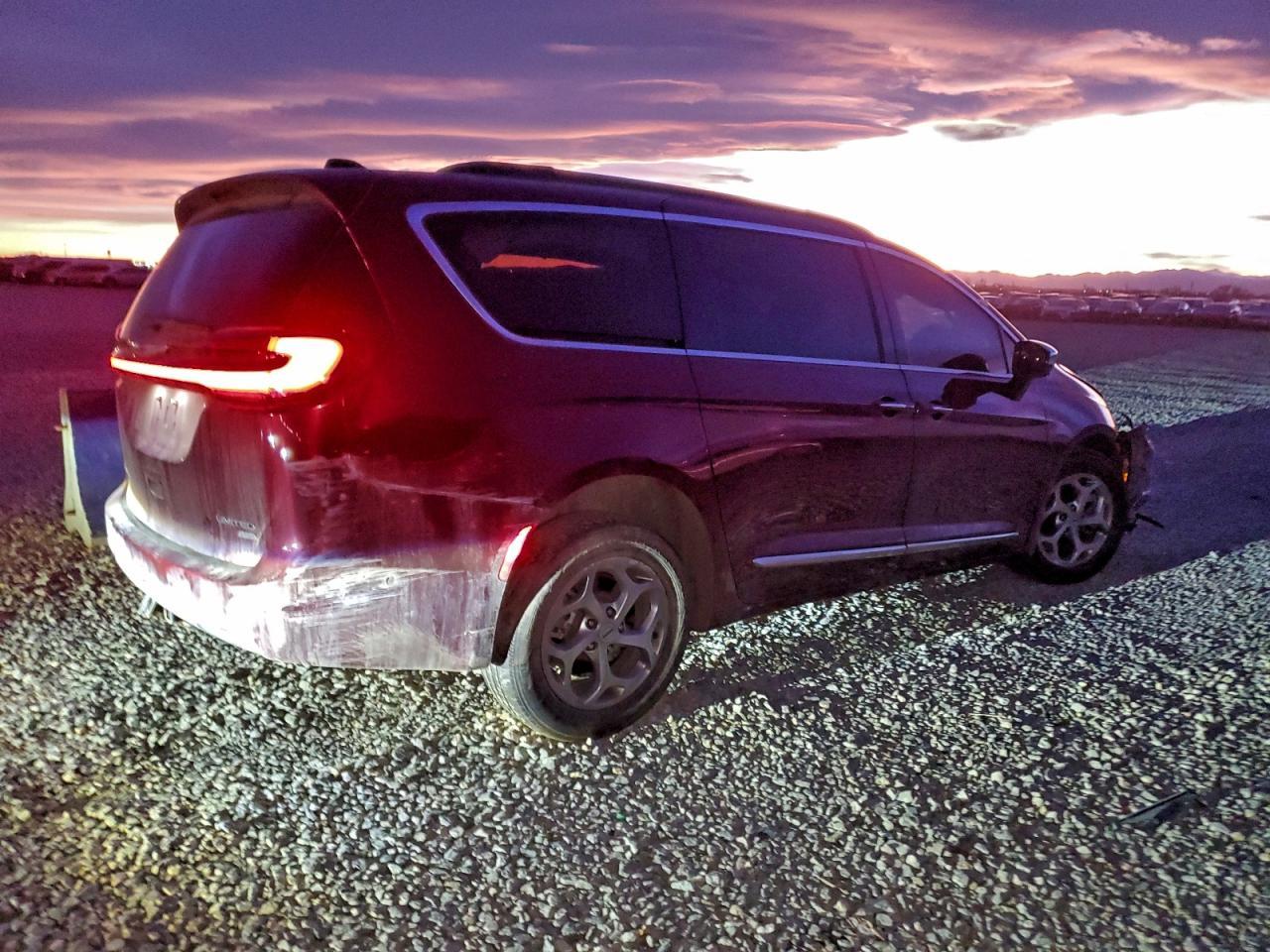 2023 Chrysler Pacifica Limited - Фото 3