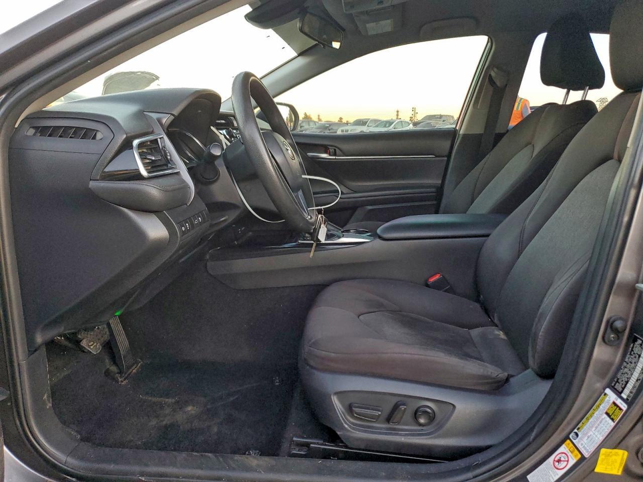 2018 Toyota Camry L - Фото 7