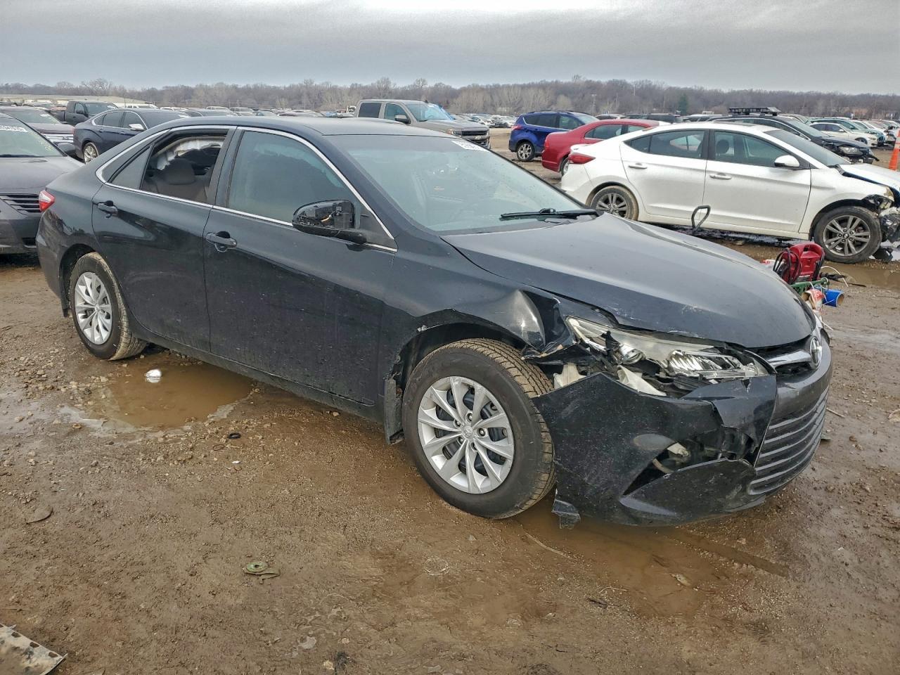 2017 Toyota Camry Le - Image 4