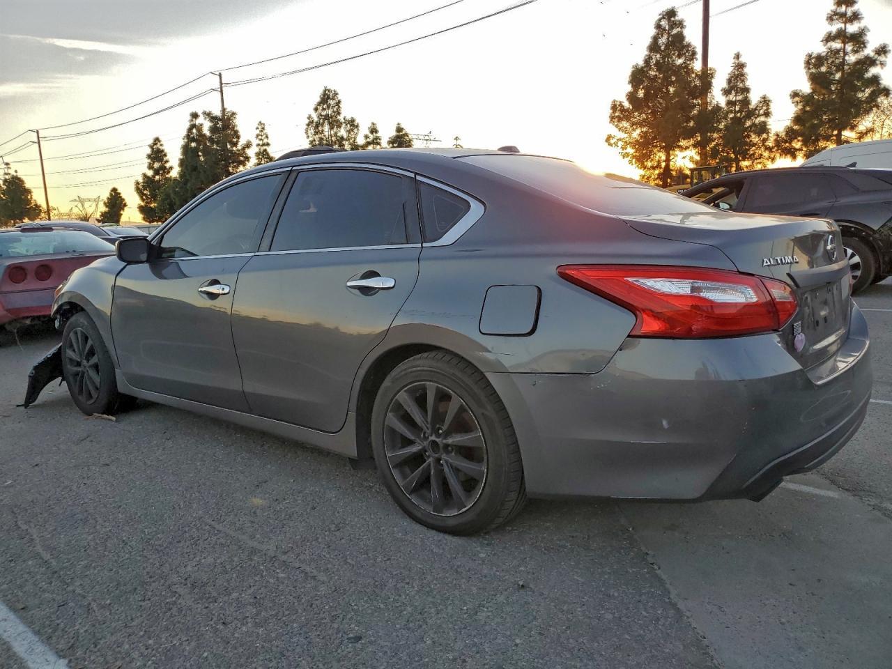 2017 Nissan Altima 2.5 - Image 2