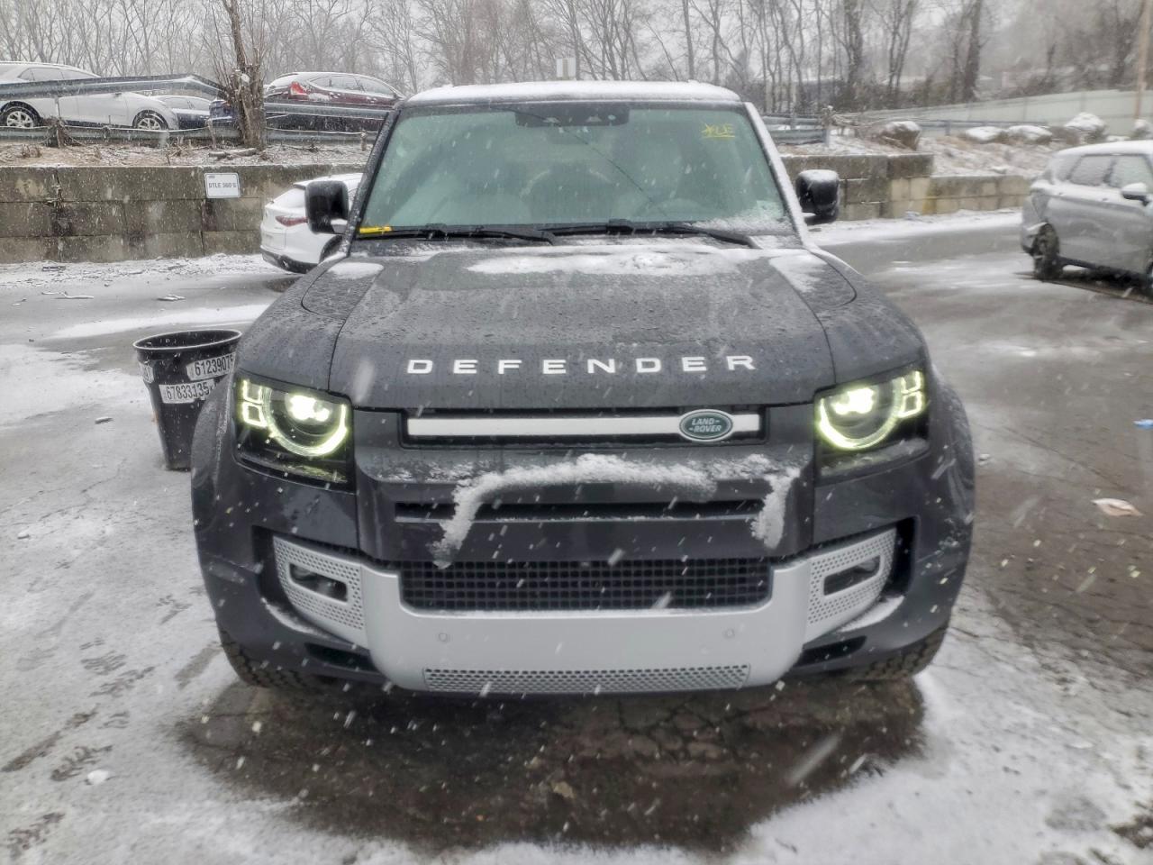 2025 Land Rover Defender 90 S - Фото 5