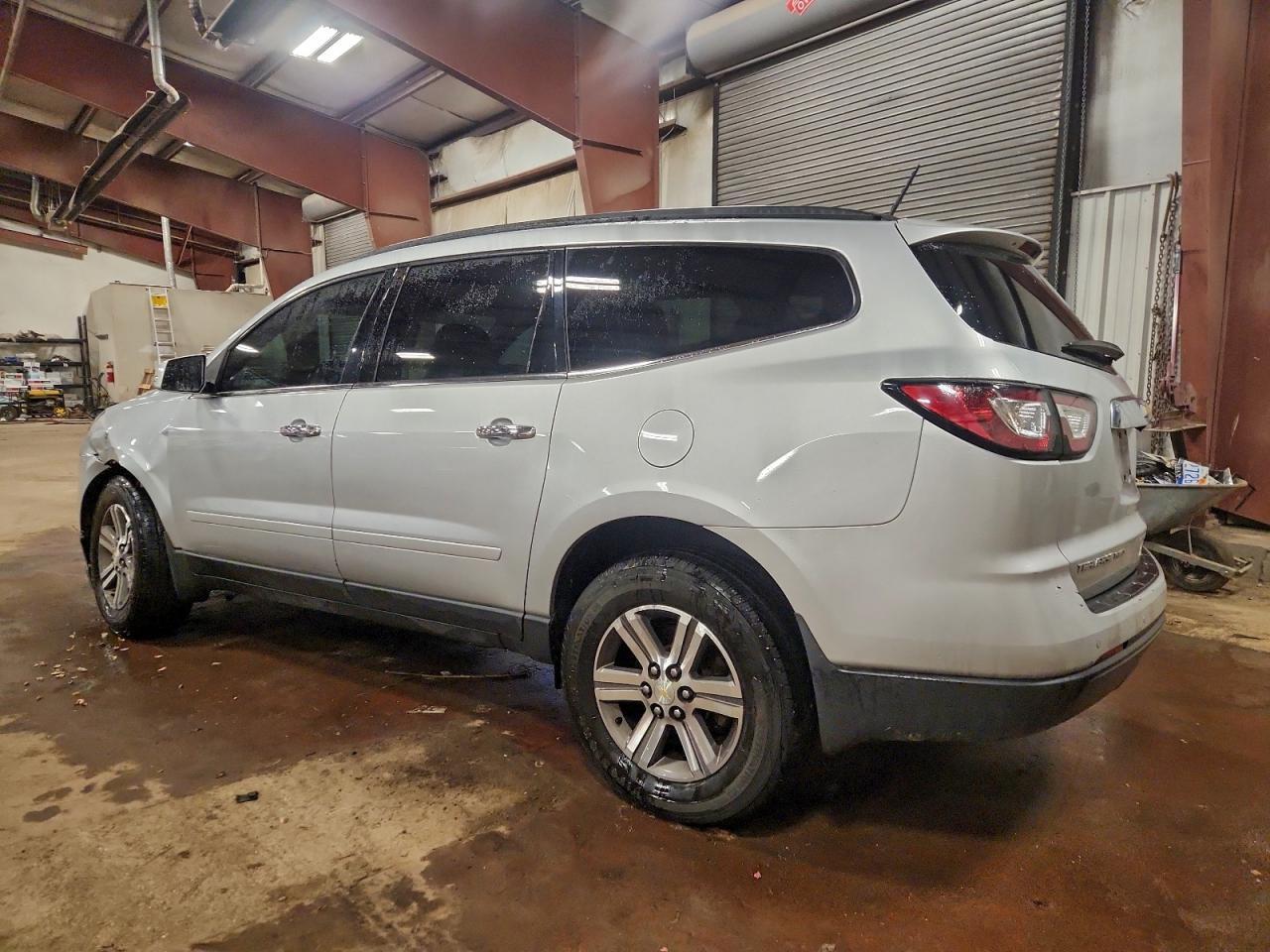 2017 Chevrolet Traverse Lt - Фото 2