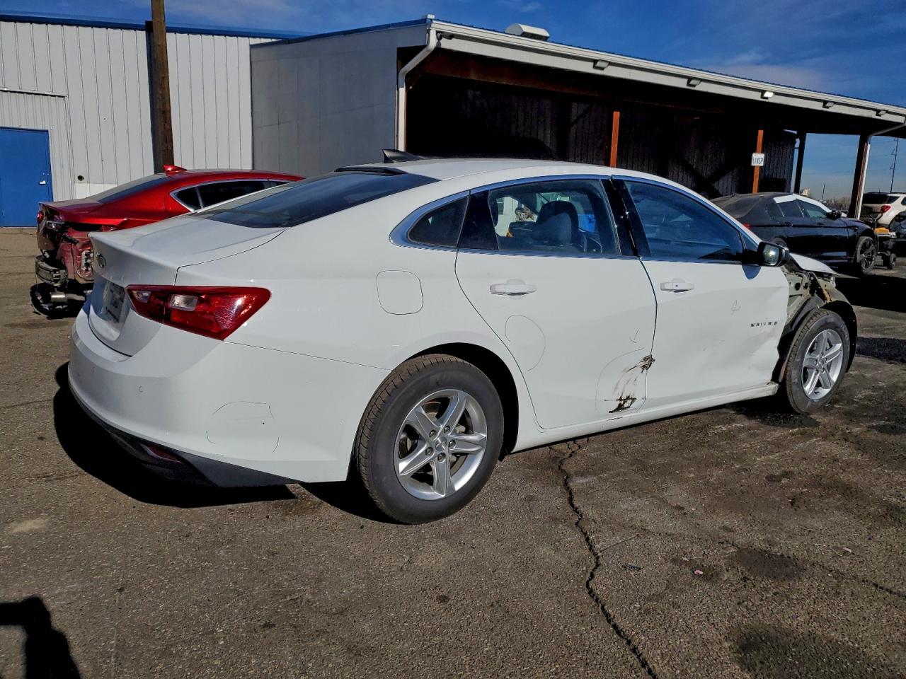 2021 Chevrolet Malibu Ls - Фото 3