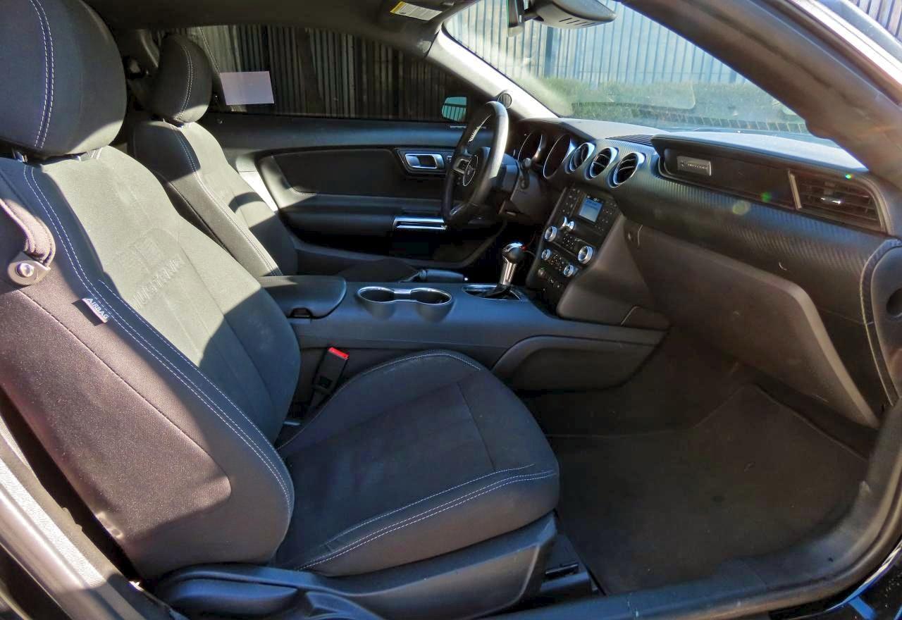 2022 Ford Mustang - Фото 5