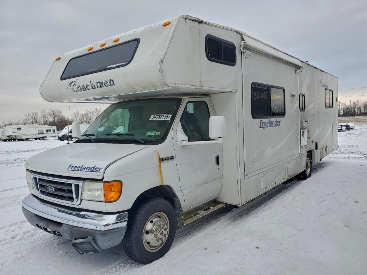 2006 Coachmen Freelander Recreational Vehicle - Image 2