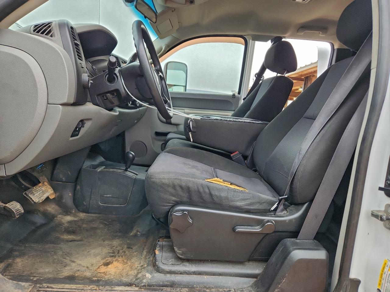 2011 GMC Sierra K2500 Heavy Duty - Image 7