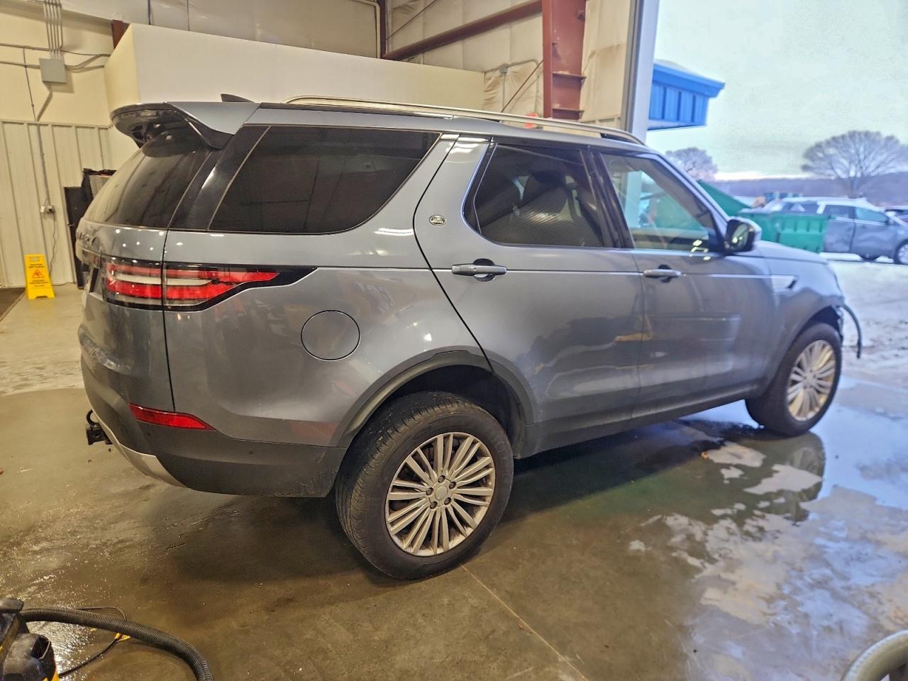 2020 Land Rover Discovery Hse - Image 3