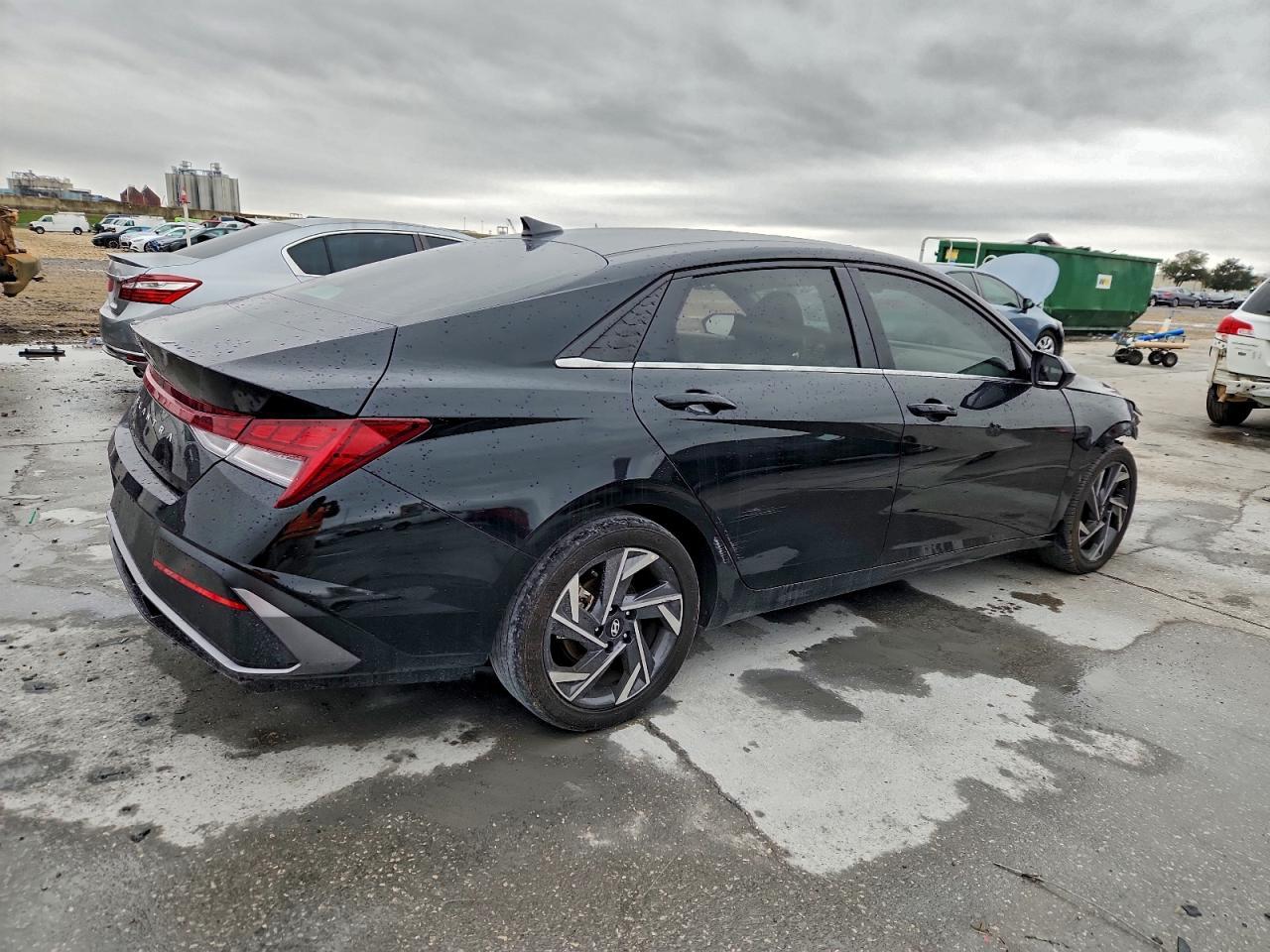 2024 Hyundai Elantra Sel - Image 3