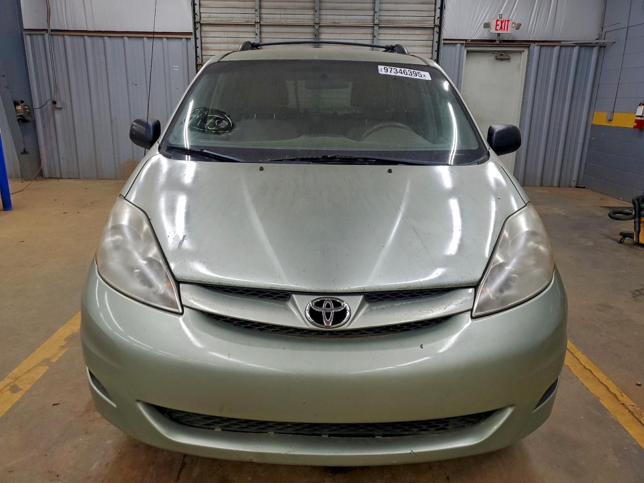 2010 Toyota Sienna Ce - Фото 5