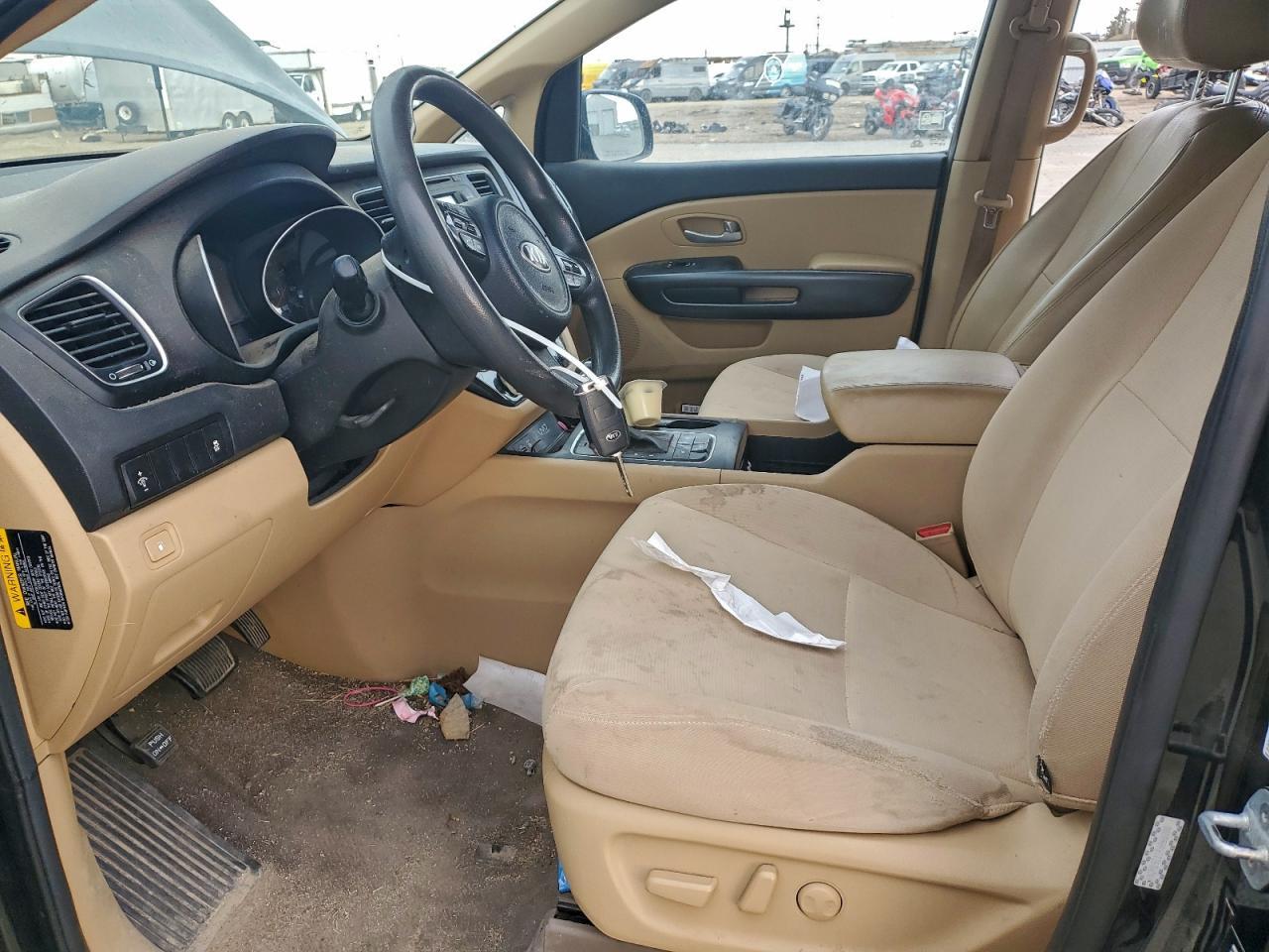 2015 Kia Sedona Lx - Image 7