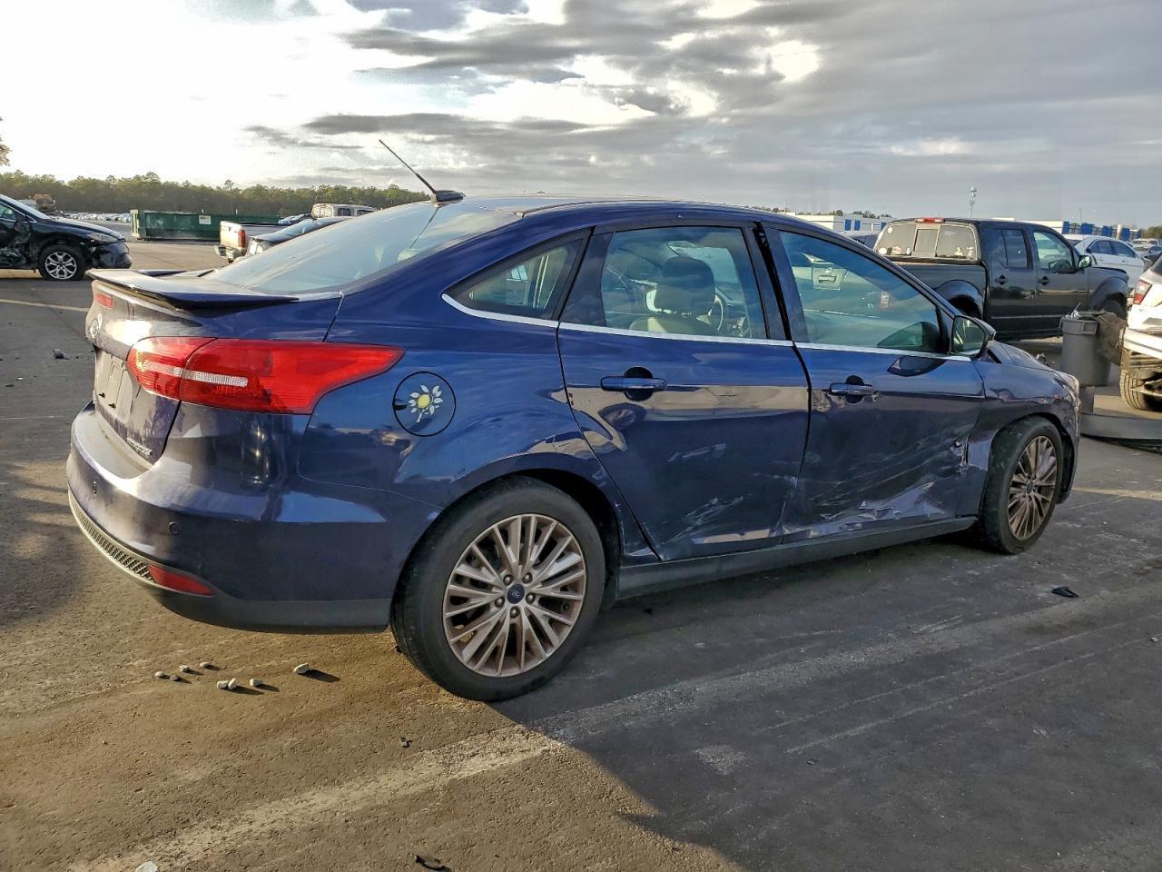 2017 Ford Focus Titanium - Фото 3