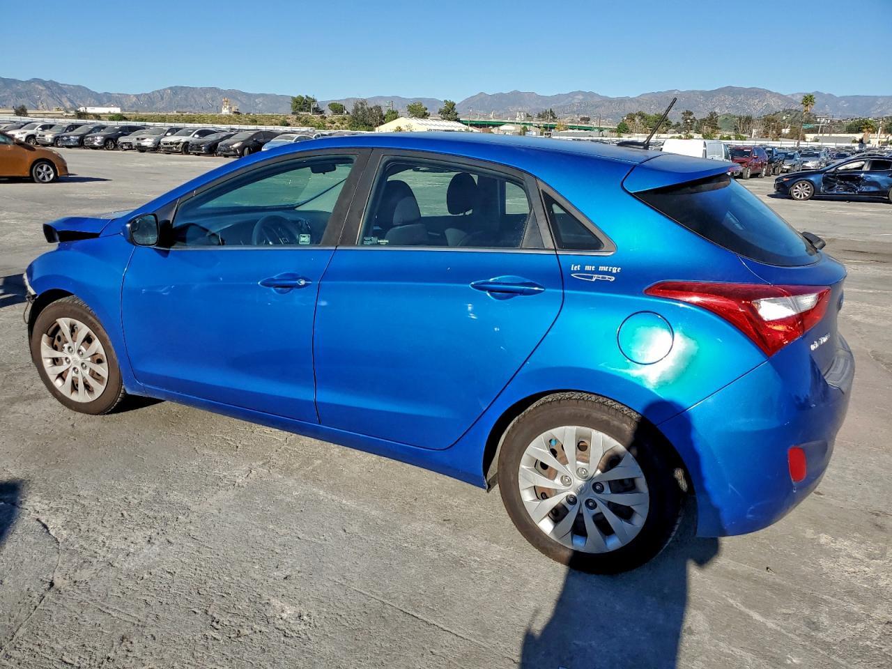 2017 Hyundai Elantra Gt - Фото 2