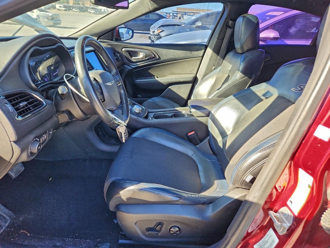 2016 Chrysler 200 S - Image 7