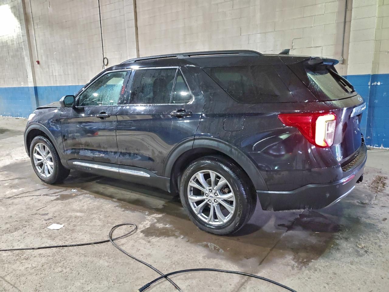 2022 Ford Explorer Xlt - Фото 2