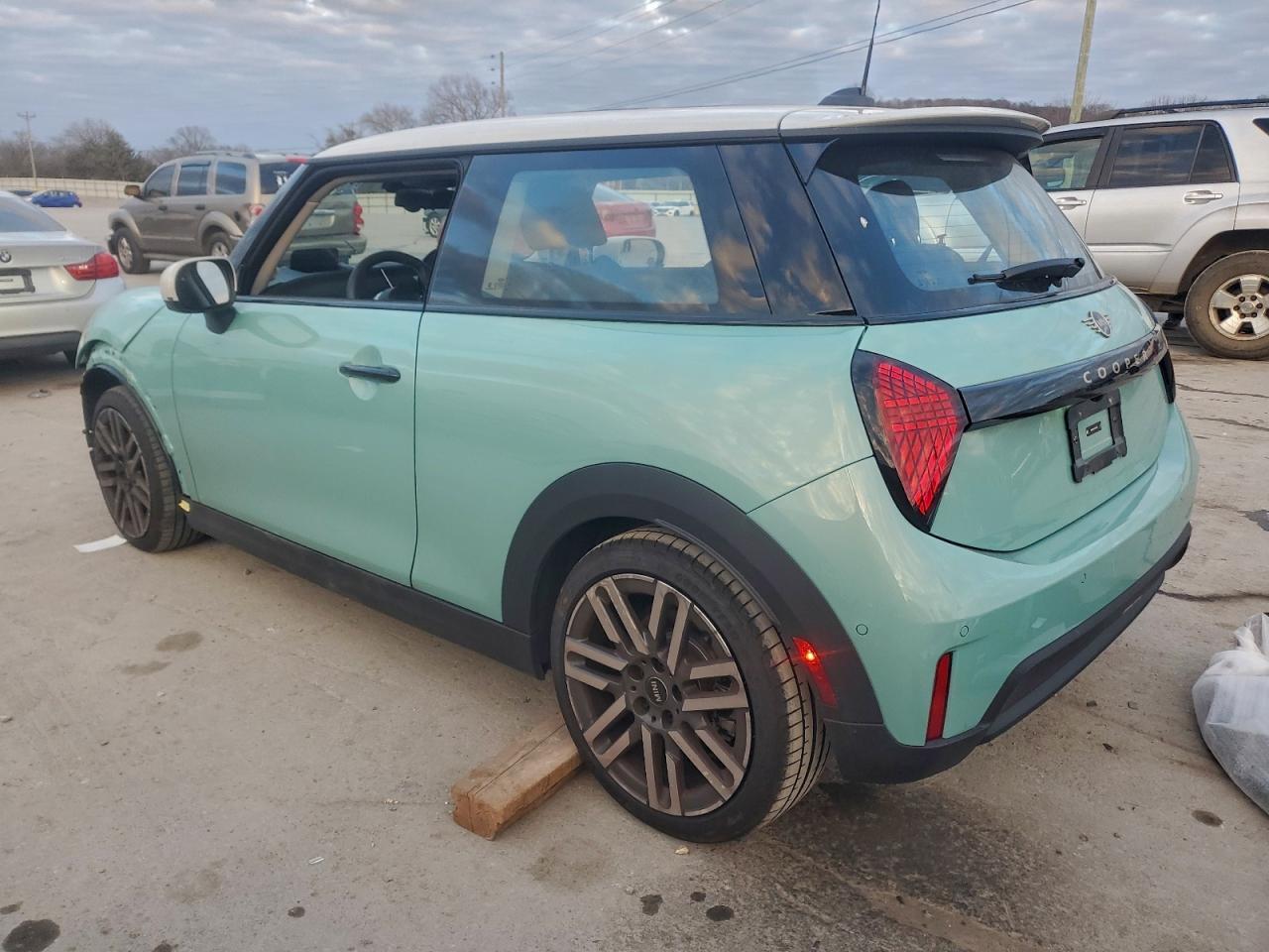 2025 Mini Cooper S - Фото 2