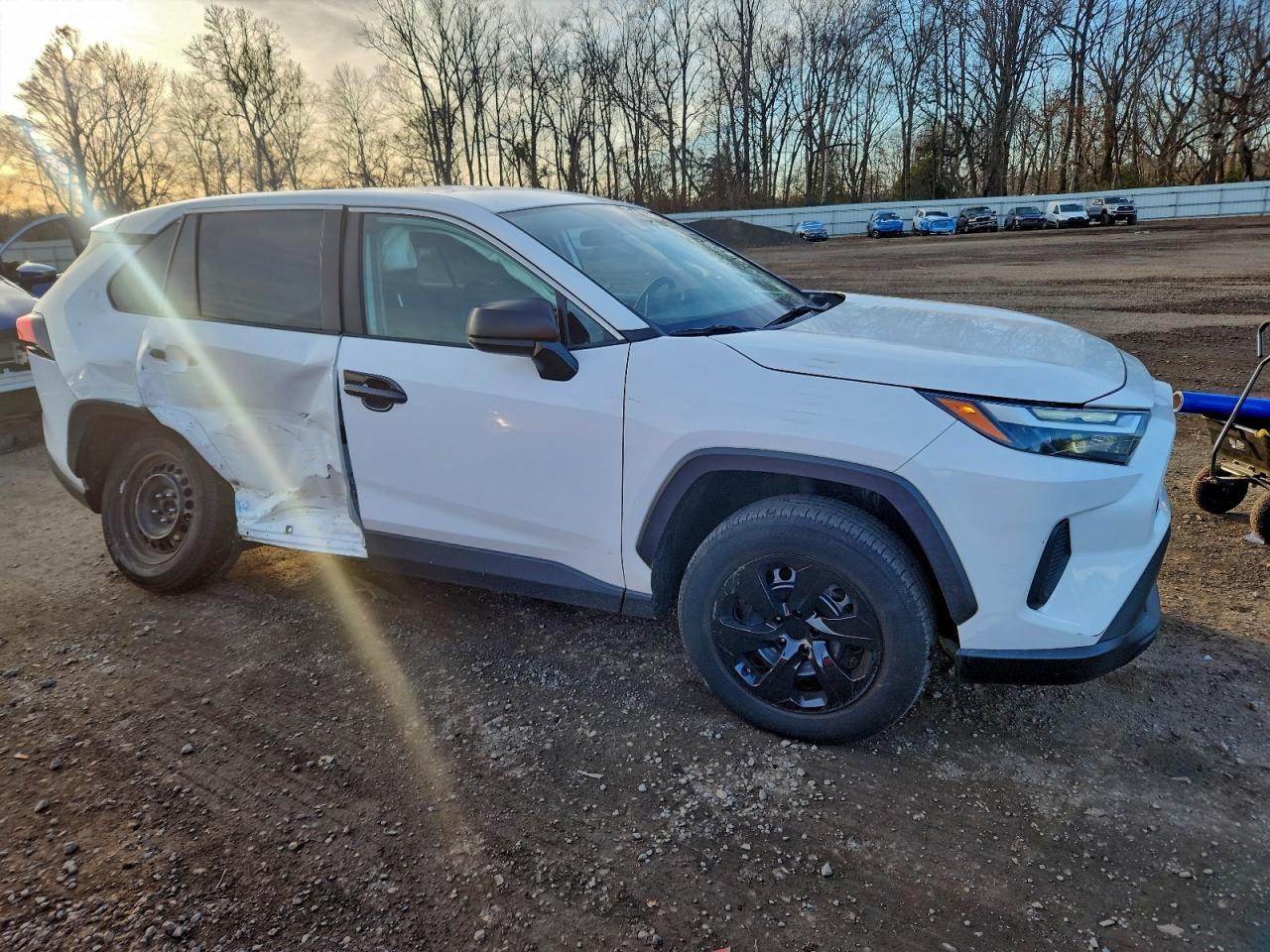 2023 Toyota Rav4 Le - Фото 4