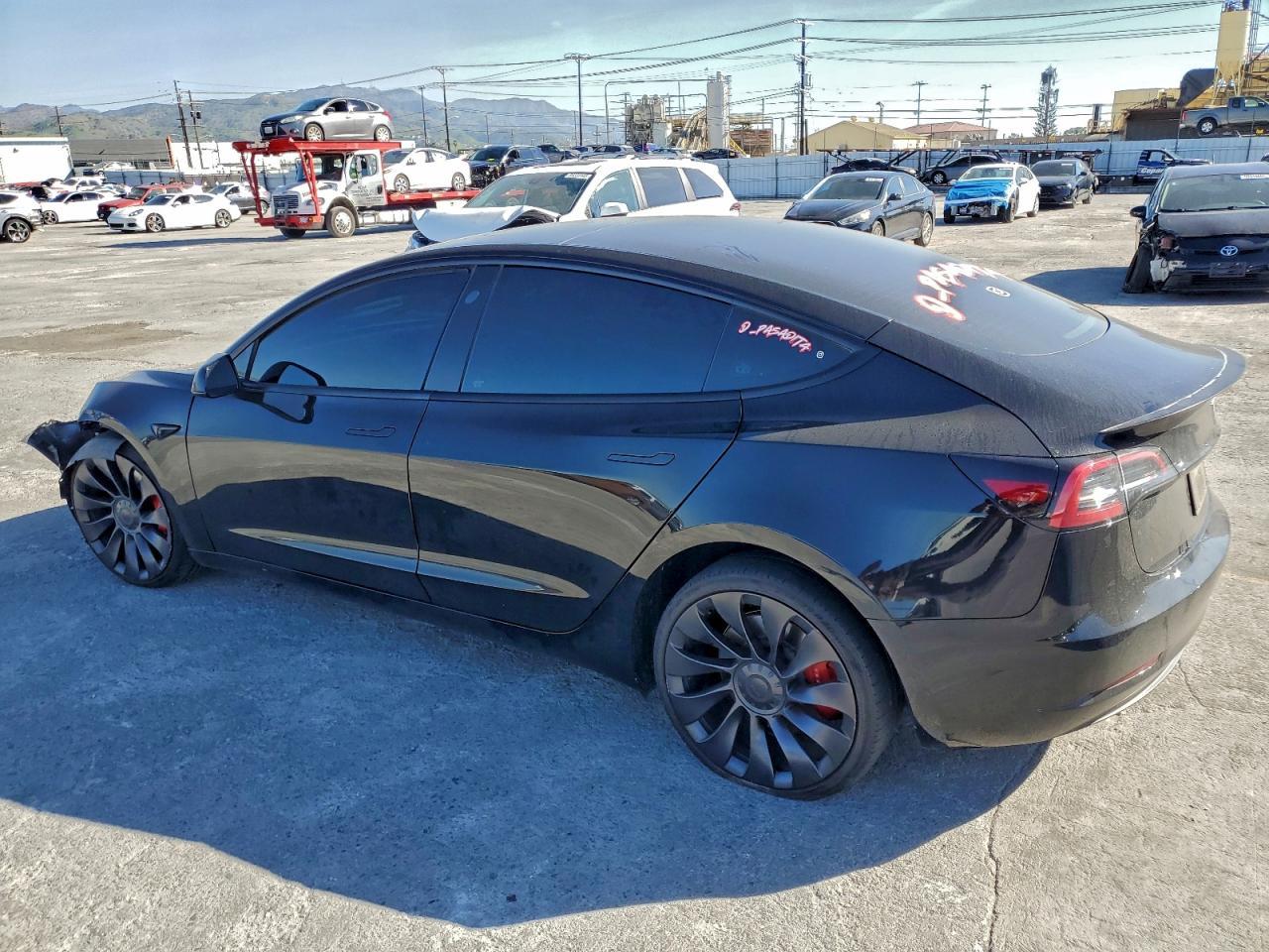 2023 Tesla Model 3 - Фото 2
