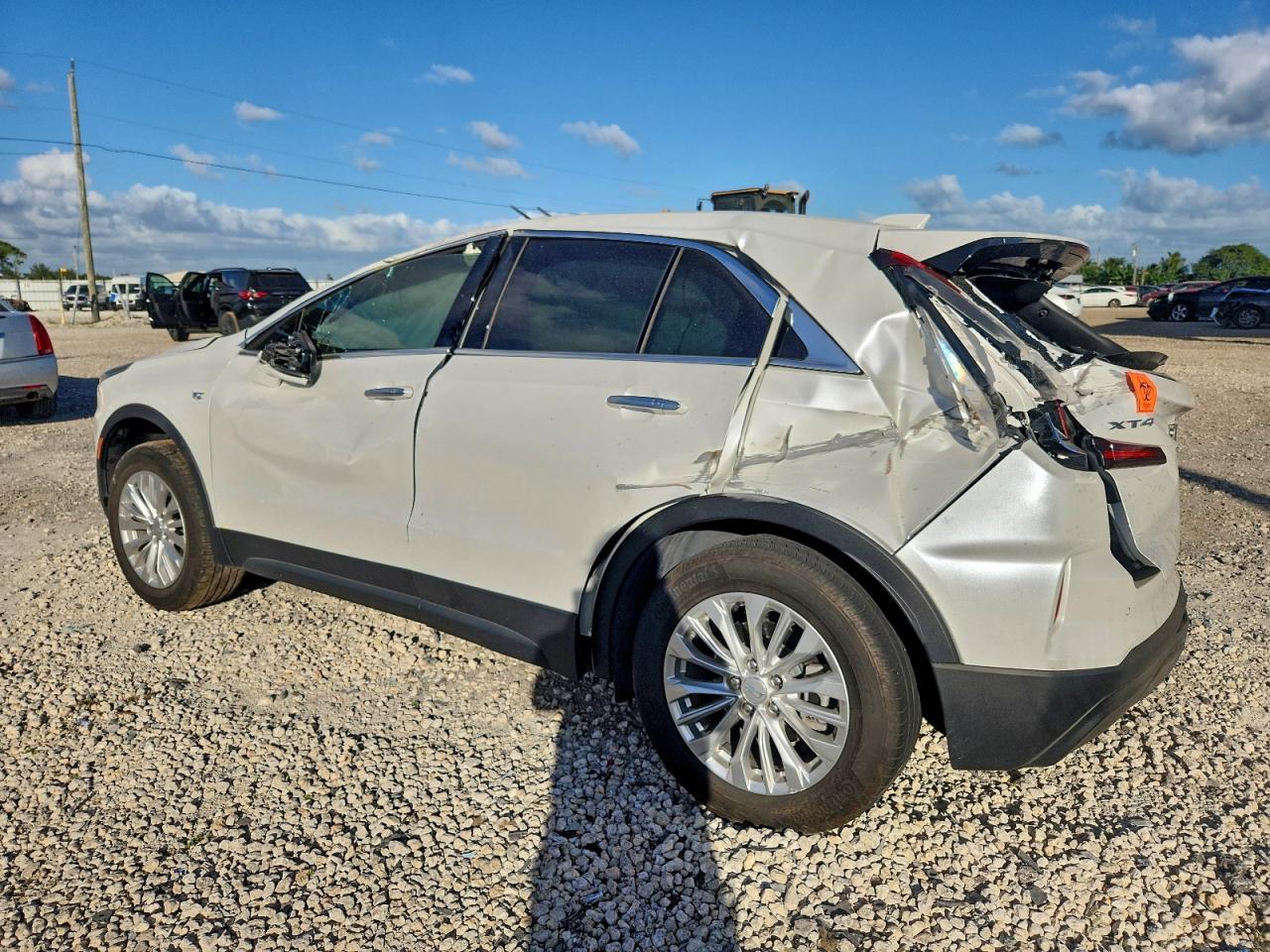 2024 Cadillac Xt4 Luxury - Фото 2