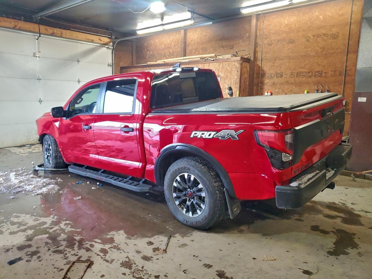 2024 Nissan Titan Pro-4X - Фото 2