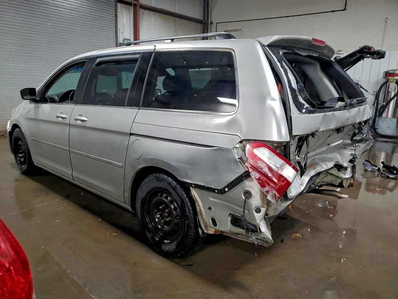 2005 Honda Odyssey Touring - Фото 2