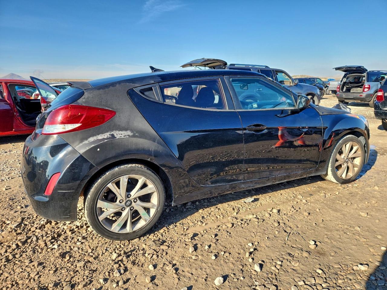 2016 Hyundai Veloster - Фото 3