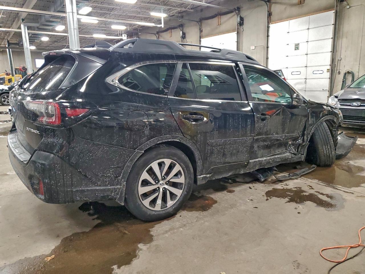 2021 Subaru Outback Premium - Image 3