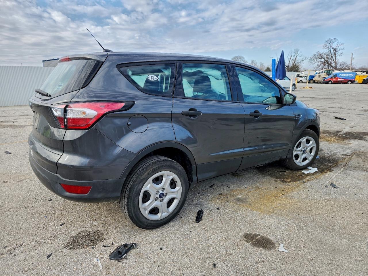 2017 Ford Escape S - Фото 3