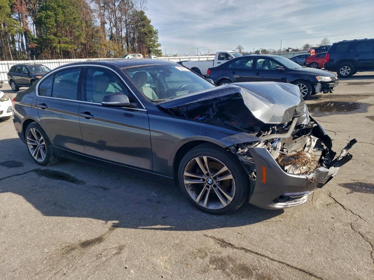2017 BMW 330 Xi - Фото 4