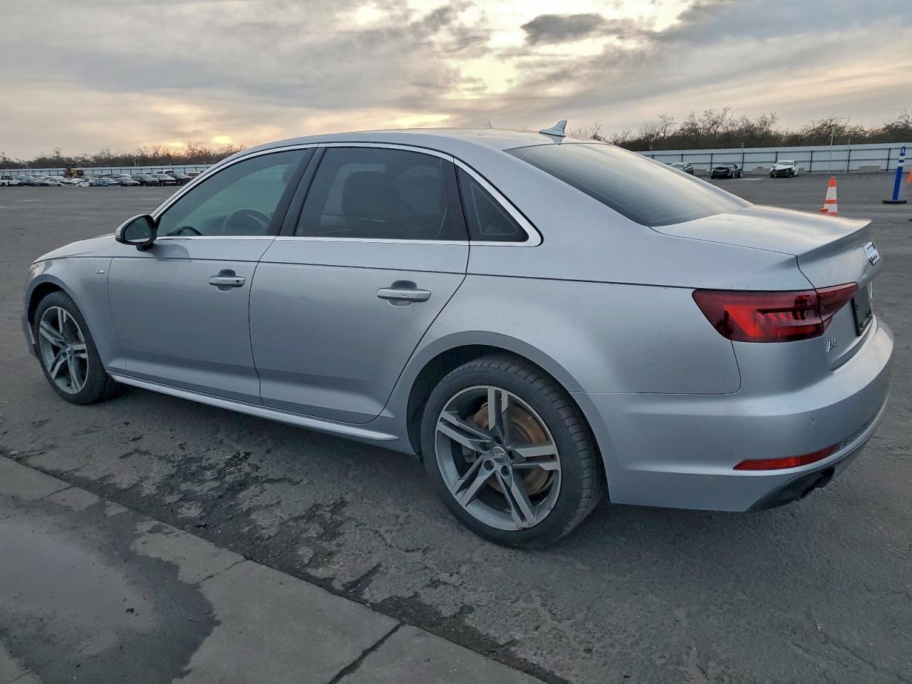 2018 Audi A4 Premium Plus - Фото 2