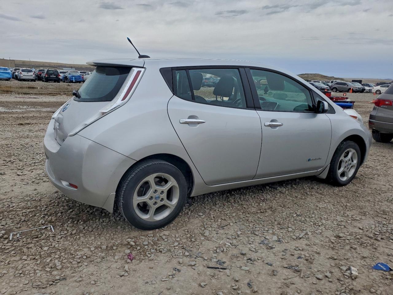 2014 Nissan Leaf S - Image 3