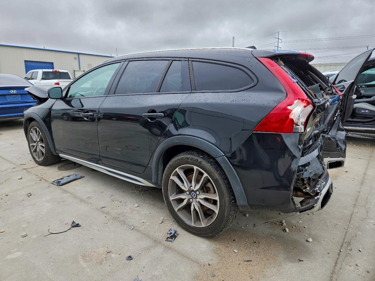 2015 Volvo V60 Cross Country Premier - Фото 2