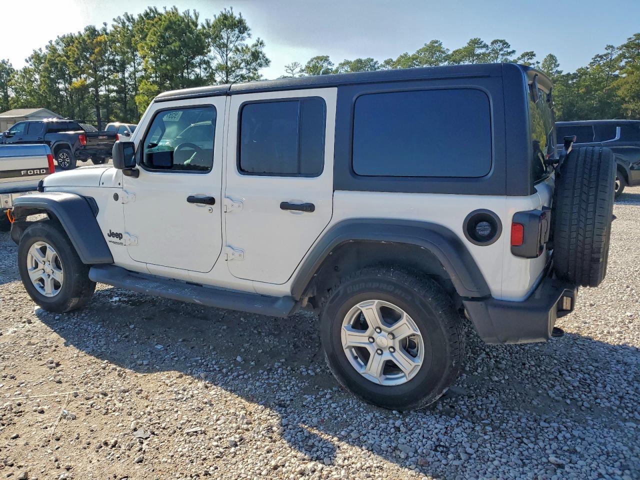 2022 Jeep Wrangler Unlimited Sport - Фото 2