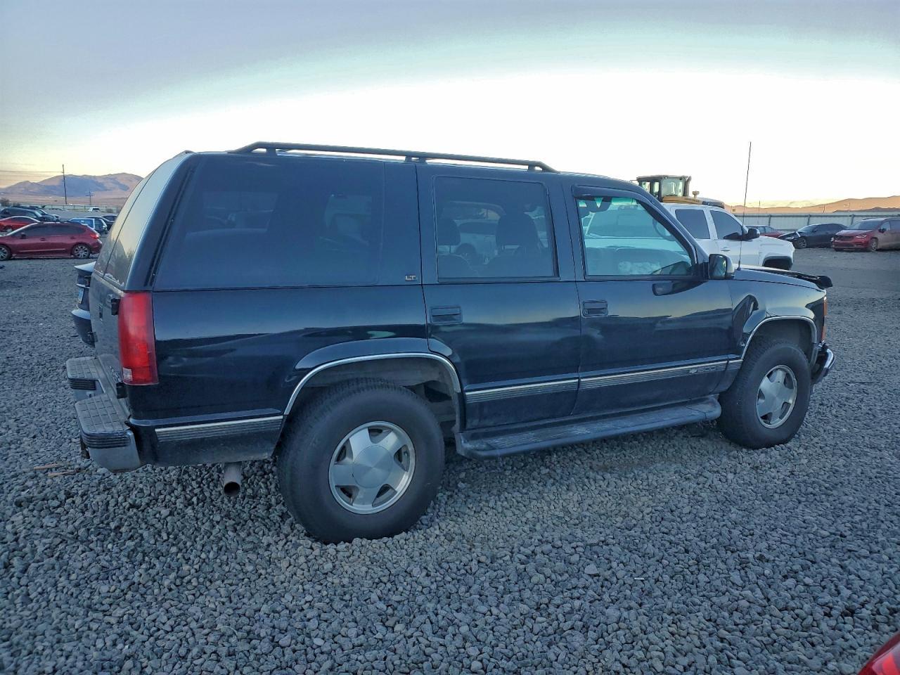 1997 Chevrolet Tahoe K1500 - Image 3