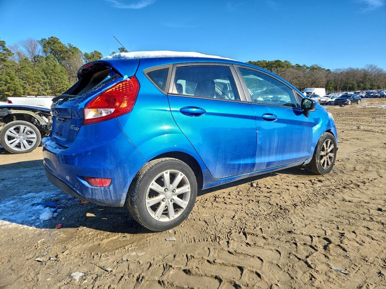 2011 Ford Fiesta Se - Фото 3