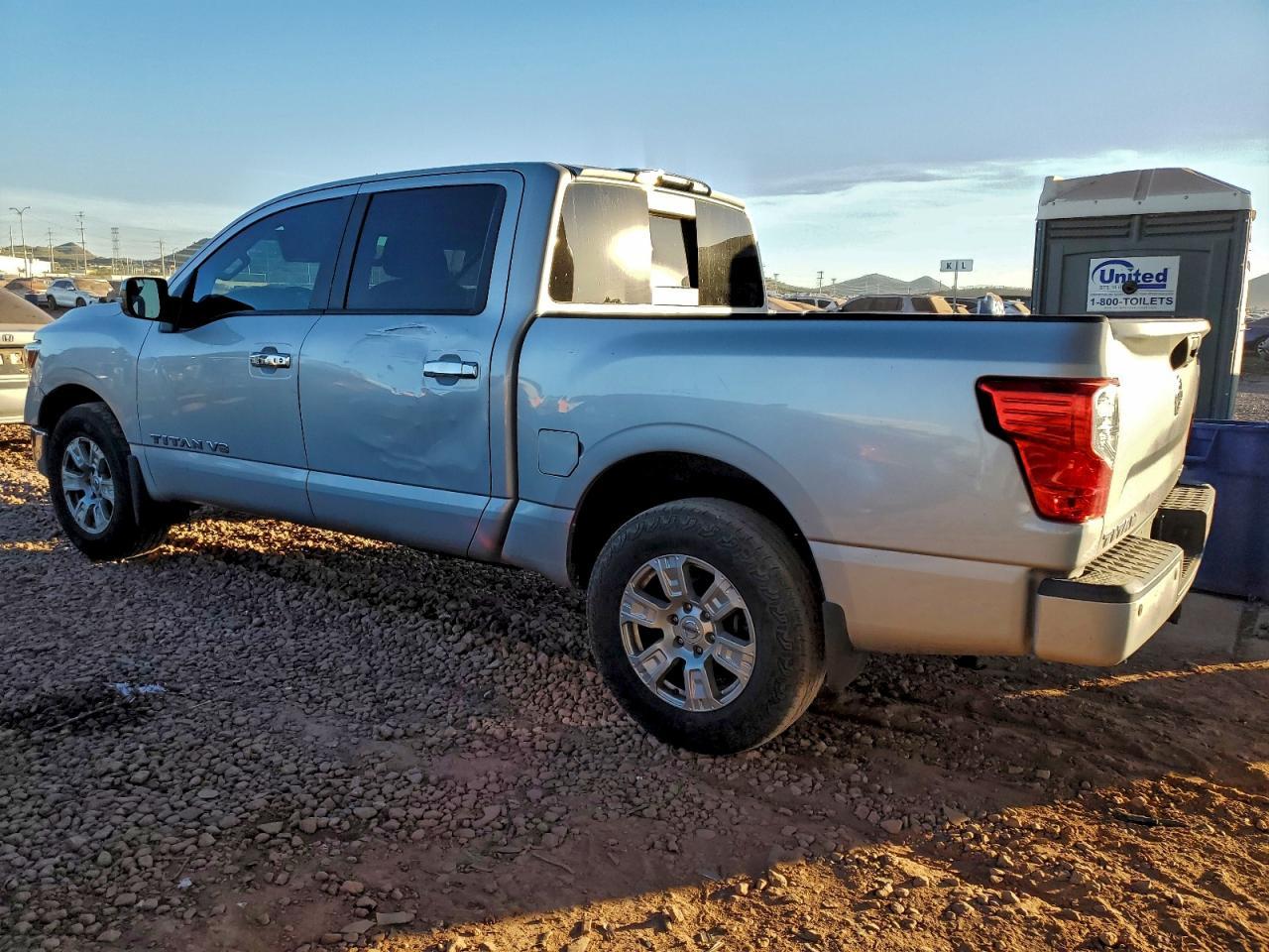 2018 Nissan Titan Sv - Фото 2