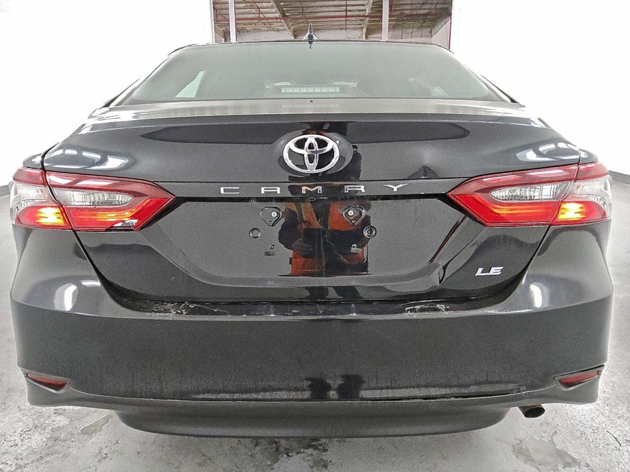 2022 Toyota Camry Le - Image 6