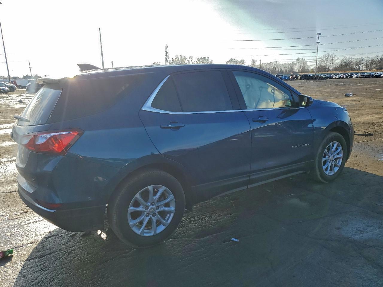 2019 Chevrolet Equinox Lt - Image 3