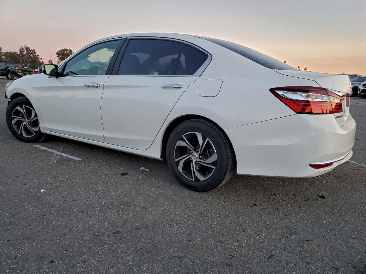 2016 Honda Accord Lx - Фото 2
