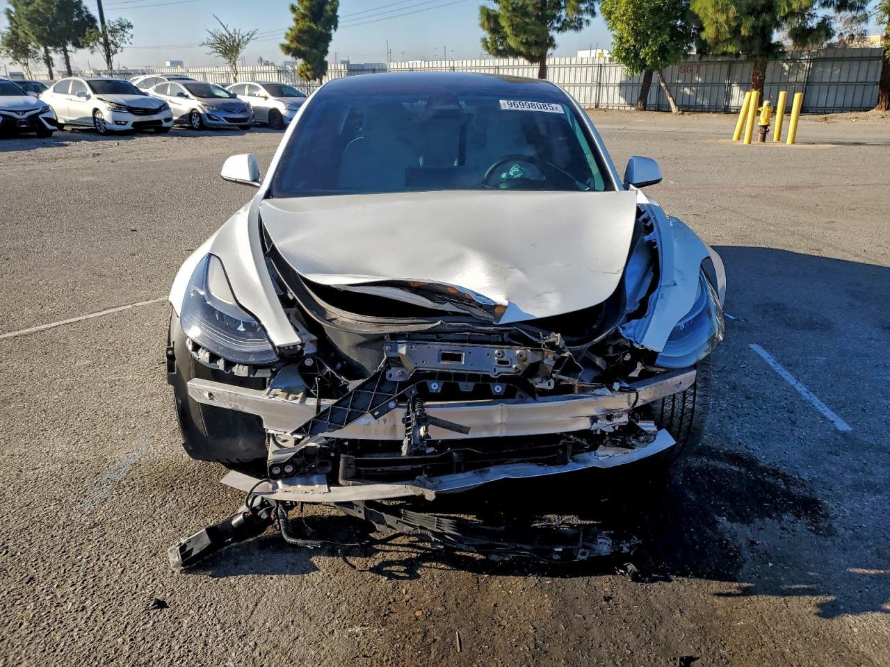 2022 Tesla Model 3 - Фото 5