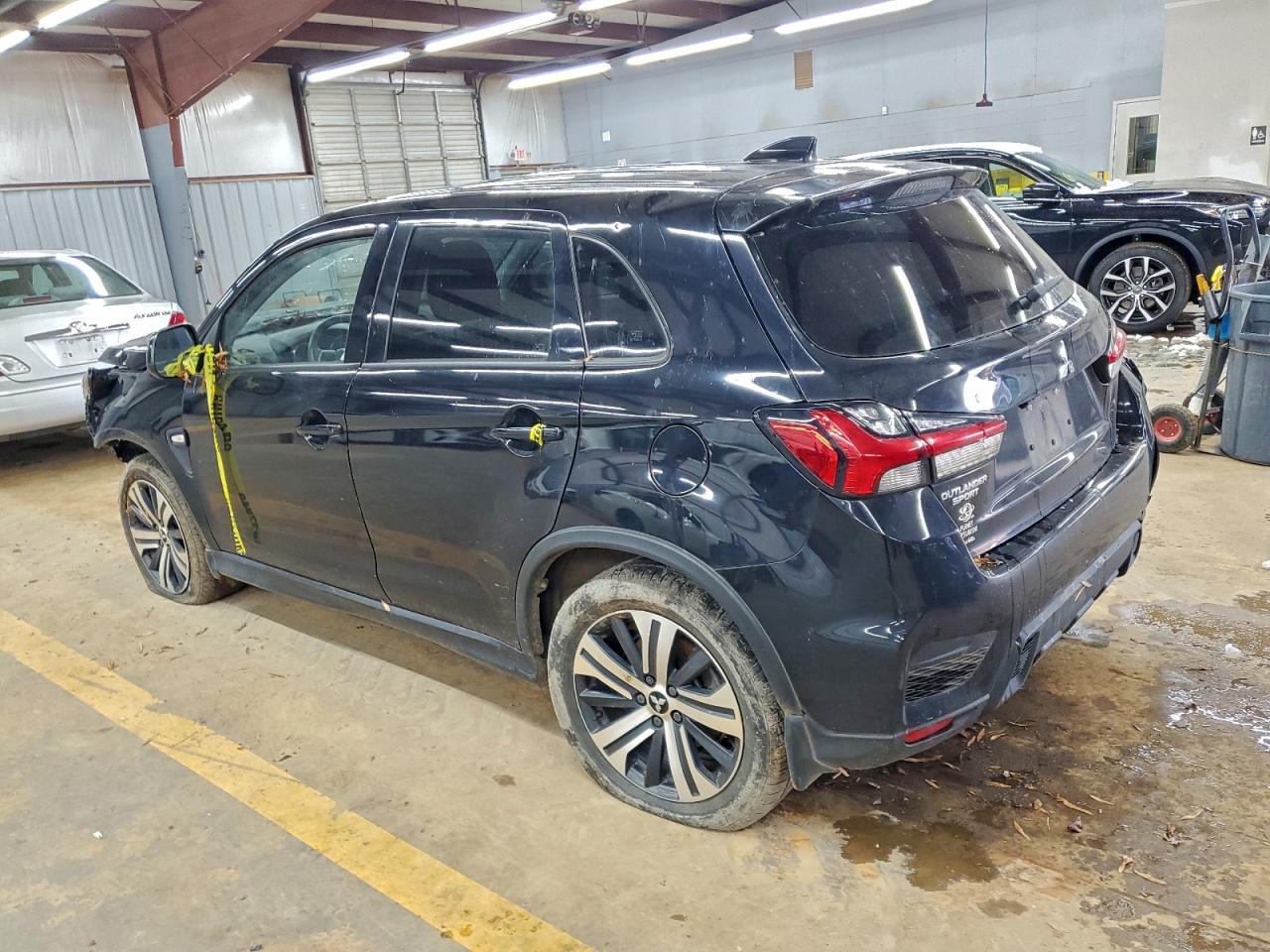 2022 Mitsubishi Outlander Sport Es - Фото 2
